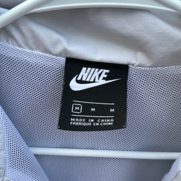 Nike Sportswear Women's Black/White Repel Essential Jacket (DV3006-010) Size med - Picture 5 of 12